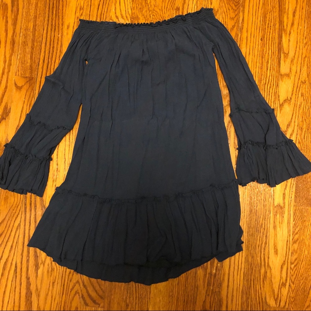 Off the Shoulder flowy sleeve dress